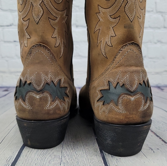 Leather snip toe heeled western rustic cowboy boots - Picture 6 of 11